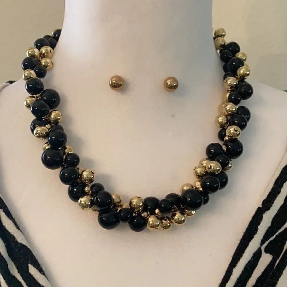 Stylish gold and black beaded necklace w/ matching gold stud earrings